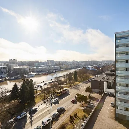 Spacious One-bedroom On The River Aura *